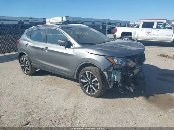 JN1BJ1CP4HW012958 2017 NISSAN ROGUE - Image 1