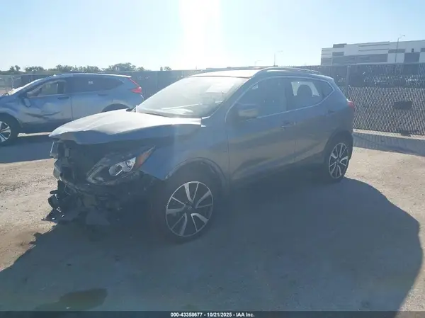 JN1BJ1CP4HW012958 2017 NISSAN ROGUE - Image 2