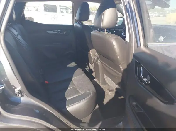 JN1BJ1CP4HW012958 2017 NISSAN ROGUE - Image 8
