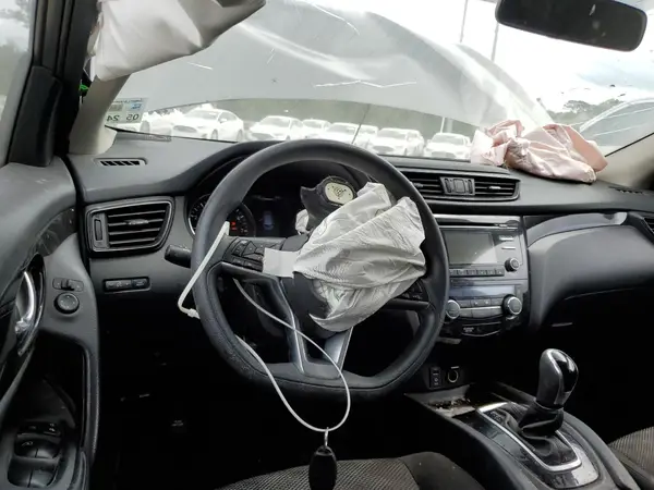 JN1BJ1CP4HW013785 2017 NISSAN ROGUE - Image 8