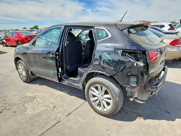 JN1BJ1CP4HW014824 2017 NISSAN ROGUE - Image 2