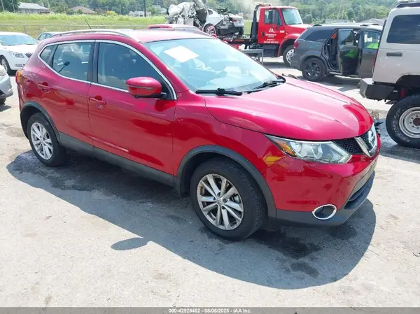 JN1BJ1CP4HW015360 2017 NISSAN ROGUE - Image 1