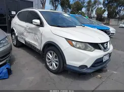 JN1BJ1CP4HW015617 2017 NISSAN ROGUE
