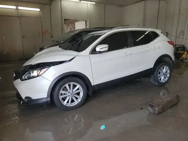 JN1BJ1CP4HW015763 2017 NISSAN ROGUE - Image 1