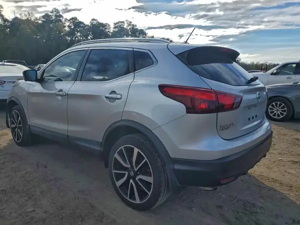 JN1BJ1CP4HW016153 2017 NISSAN ROGUE - Image 2