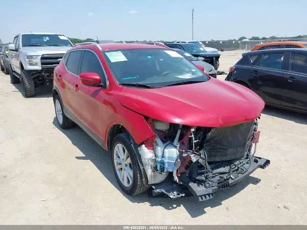 JN1BJ1CP4HW016931 2017 NISSAN ROGUE - Image 1