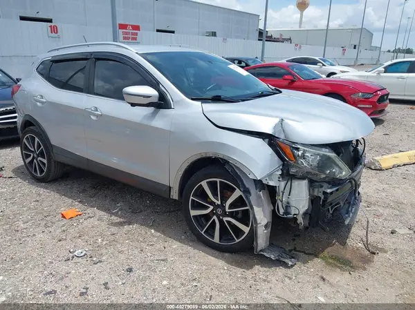 JN1BJ1CP4HW017416 2017 NISSAN ROGUE - Image 1