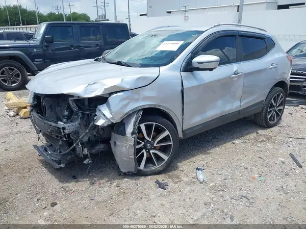 JN1BJ1CP4HW017416 2017 NISSAN ROGUE - Image 2