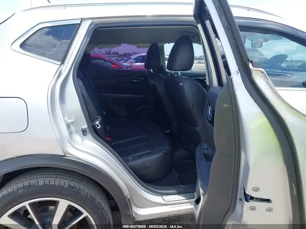 JN1BJ1CP4HW017416 2017 NISSAN ROGUE - Image 8