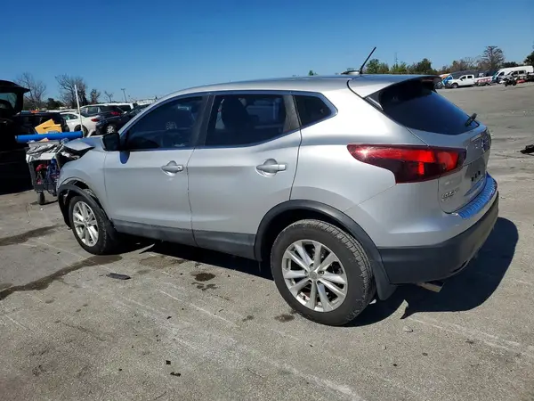 JN1BJ1CP4HW018744 2017 NISSAN ROGUE - Image 2