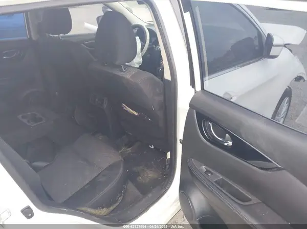 JN1BJ1CP4HW018940 2017 NISSAN ROGUE - Image 8
