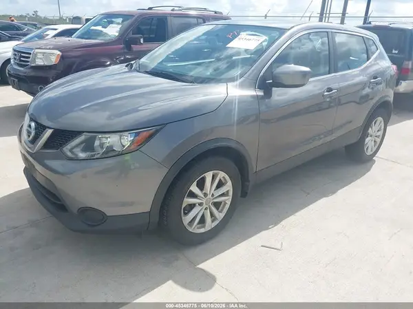 JN1BJ1CP4HW020820 2017 NISSAN ROGUE - Image 2