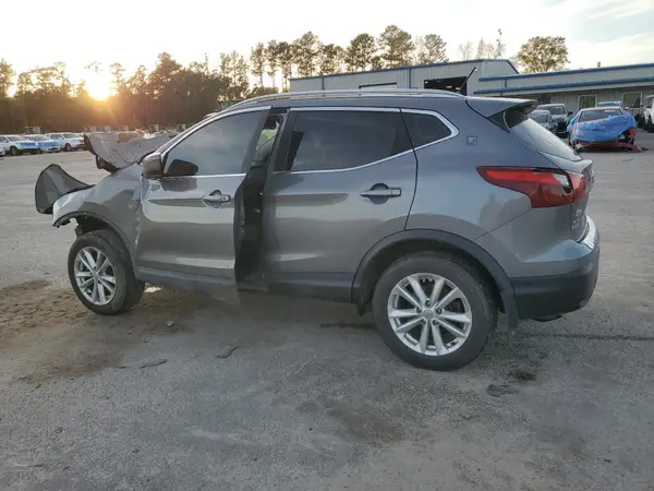 JN1BJ1CP4HW021496 2017 NISSAN ROGUE - Image 2