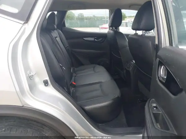 JN1BJ1CP4HW022907 2017 NISSAN ROGUE - Image 8