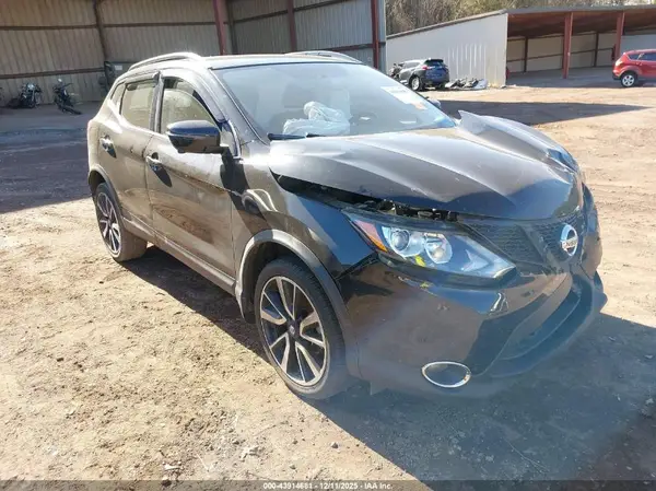 JN1BJ1CP4HW025399 2017 NISSAN ROGUE - Image 1