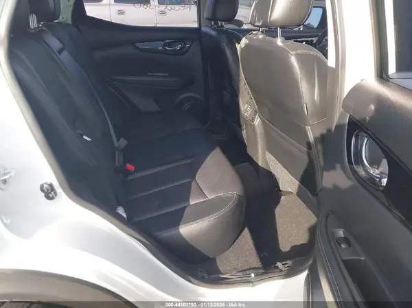 JN1BJ1CP4HW026035 2017 NISSAN ROGUE - Image 8