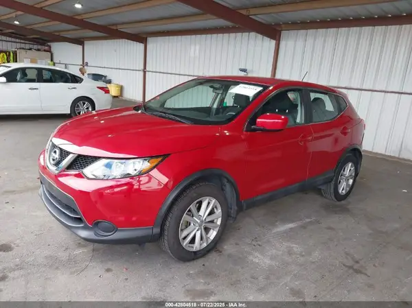 JN1BJ1CP4HW028271 2017 NISSAN ROGUE - Image 2