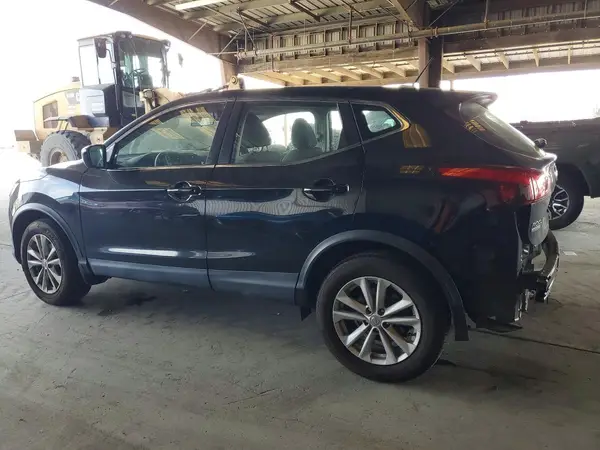 JN1BJ1CP4HW030358 2017 NISSAN ROGUE - Image 2