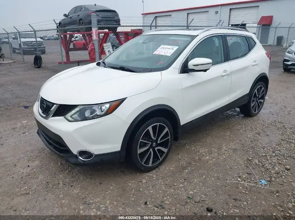 JN1BJ1CP4HW033146 2017 NISSAN ROGUE - Image 2