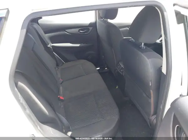 JN1BJ1CP4HW035978 2017 NISSAN ROGUE - Image 8