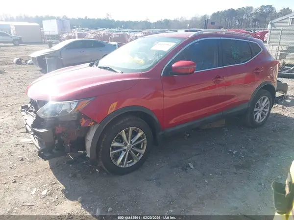JN1BJ1CP4HW036144 2017 NISSAN ROGUE - Image 2