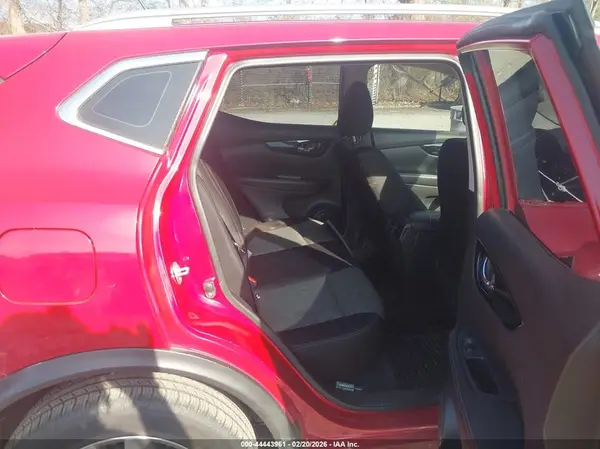 JN1BJ1CP4HW036144 2017 NISSAN ROGUE - Image 8
