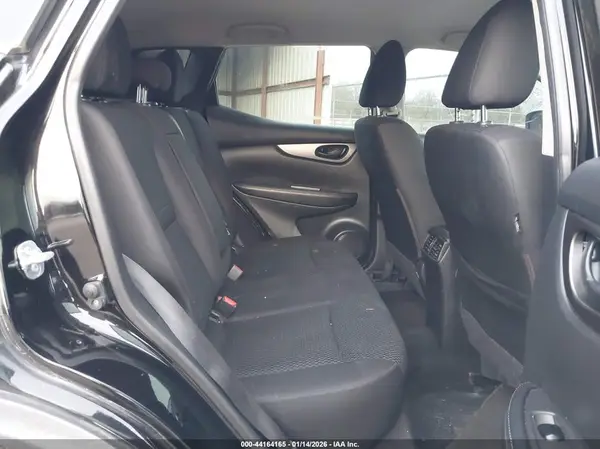 JN1BJ1CP4JW100768 2018 NISSAN ROGUE - Image 8