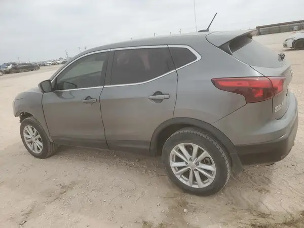 JN1BJ1CP4JW103475 2018 NISSAN ROGUE - Image 2