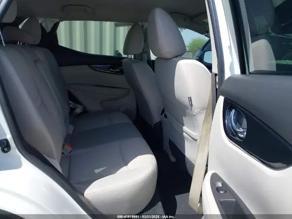 JN1BJ1CP4JW106974 2018 NISSAN ROGUE - Image 8