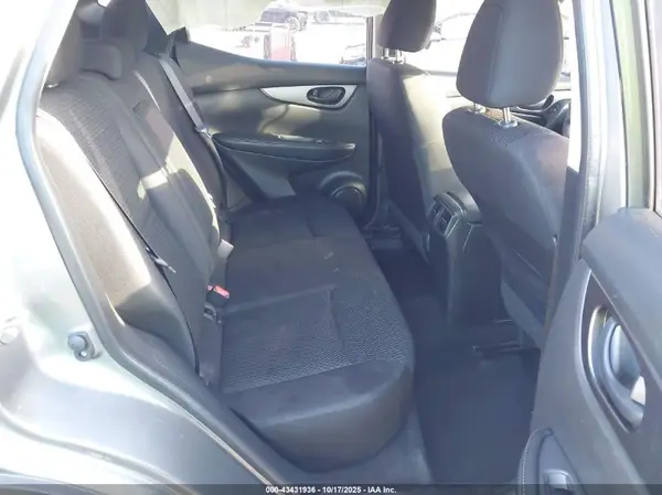 JN1BJ1CP4JW152675 2018 NISSAN ROGUE - Image 8