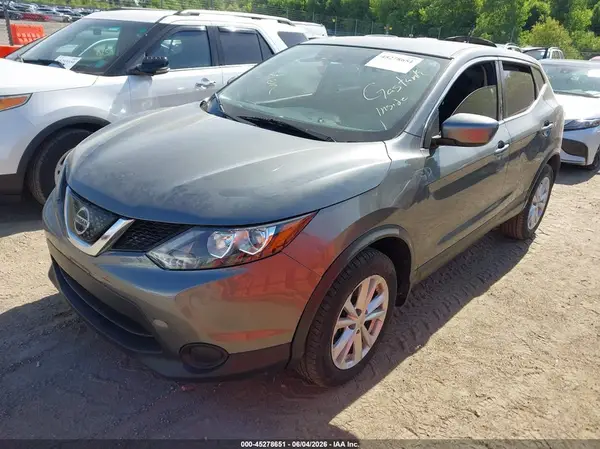 JN1BJ1CP4JW153602 2018 NISSAN ROGUE - Image 2
