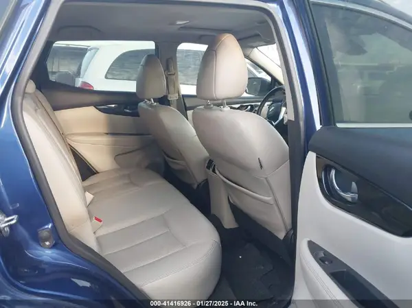 JN1BJ1CP4JW154040 2018 NISSAN ROGUE - Image 8