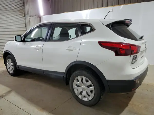 JN1BJ1CP4JW155463 2018 NISSAN ROGUE - Image 2