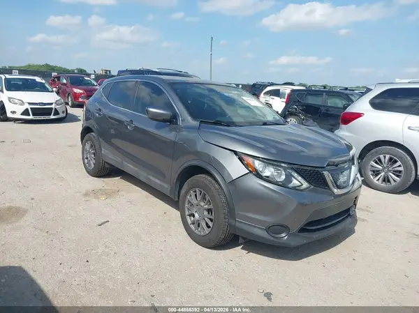 JN1BJ1CP4JW155799 2018 NISSAN ROGUE - Image 1