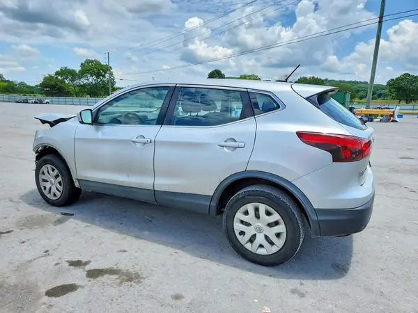 JN1BJ1CP4JW156645 2018 NISSAN ROGUE - Image 2