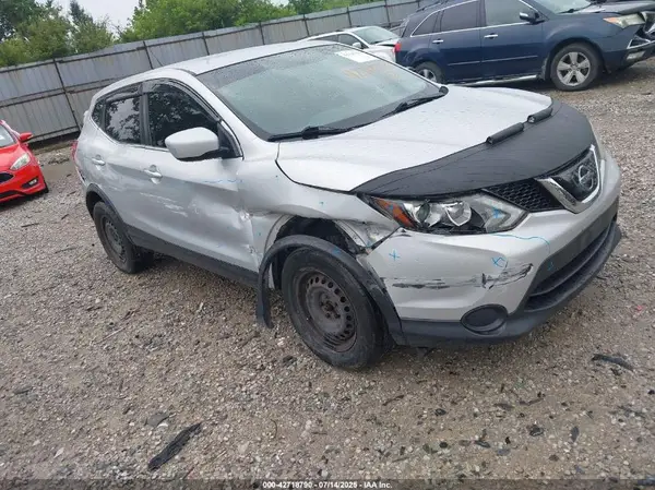 JN1BJ1CP4JW157052 2018 NISSAN ROGUE - Image 1