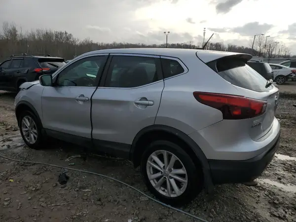 JN1BJ1CP4JW161876 2018 NISSAN ROGUE - Image 2