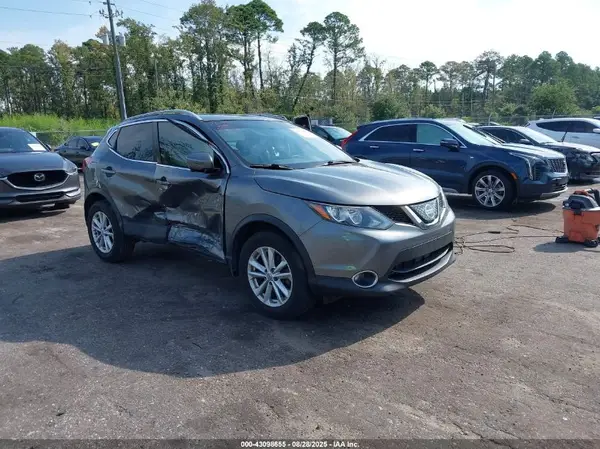 JN1BJ1CP4JW163482 2018 NISSAN ROGUE - Image 1