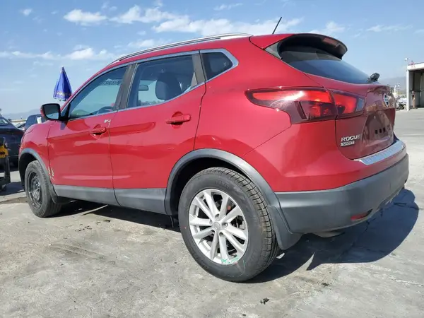 JN1BJ1CP4JW164583 2018 NISSAN ROGUE - Image 2
