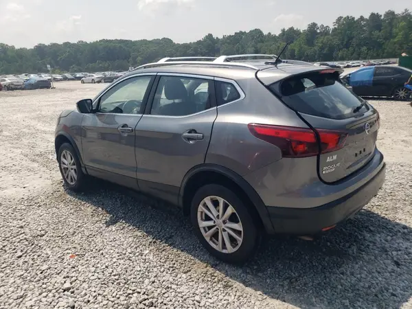 JN1BJ1CP4JW165135 2018 NISSAN ROGUE - Image 2