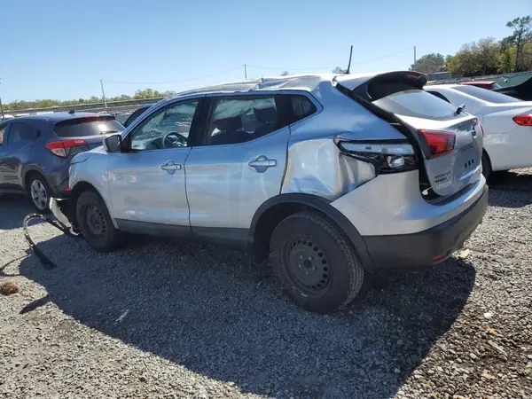 JN1BJ1CP4JW180377 2018 NISSAN ROGUE - Image 2