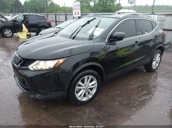 JN1BJ1CP4JW183554 2018 NISSAN ROGUE - Image 2