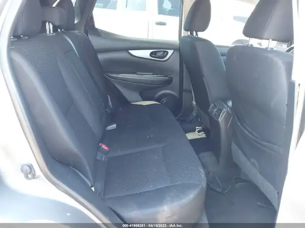 JN1BJ1CP4JW184672 2018 NISSAN ROGUE - Image 8
