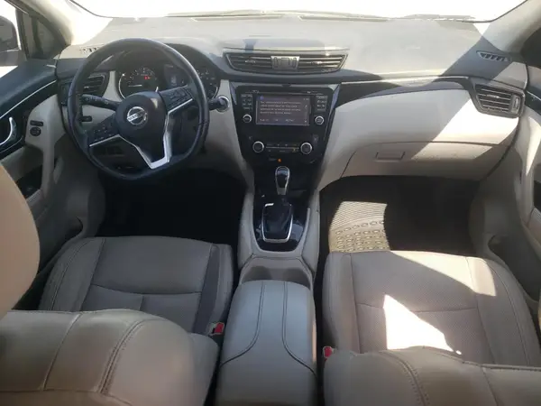 JN1BJ1CP4JW185658 2018 NISSAN ROGUE - Image 8