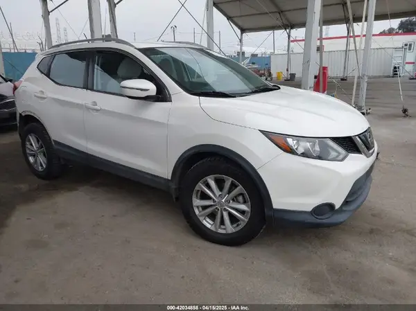 JN1BJ1CP4JW187930 2018 NISSAN ROGUE - Image 1