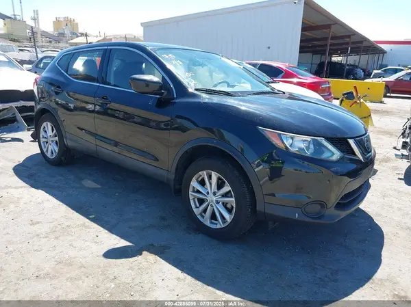 JN1BJ1CP4JW190424 2018 NISSAN ROGUE - Image 1