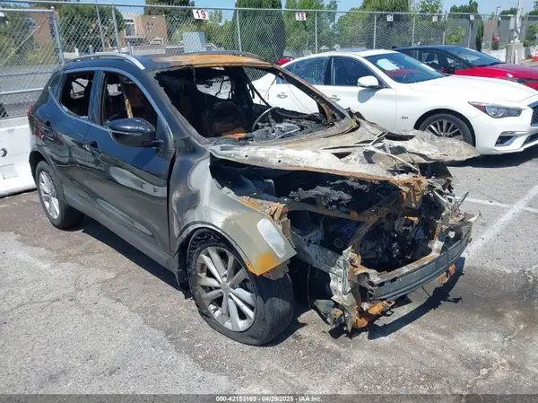 JN1BJ1CP4JW191184 2018 NISSAN ROGUE - Image 1