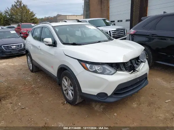 JN1BJ1CP4JW195414 2018 NISSAN ROGUE - Image 1