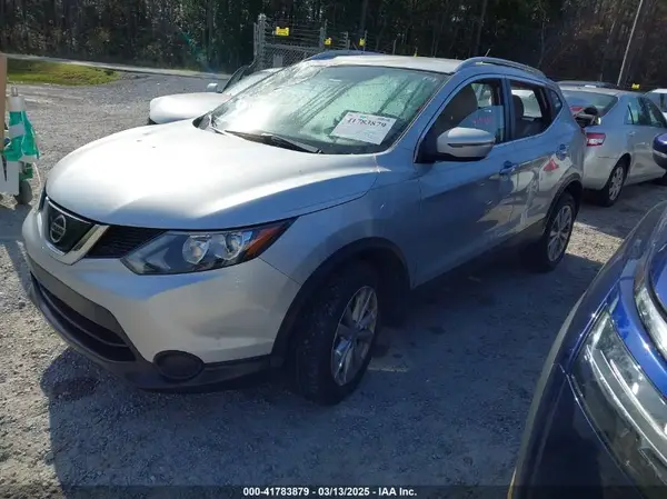 JN1BJ1CP4JW195493 2018 NISSAN ROGUE - Image 2