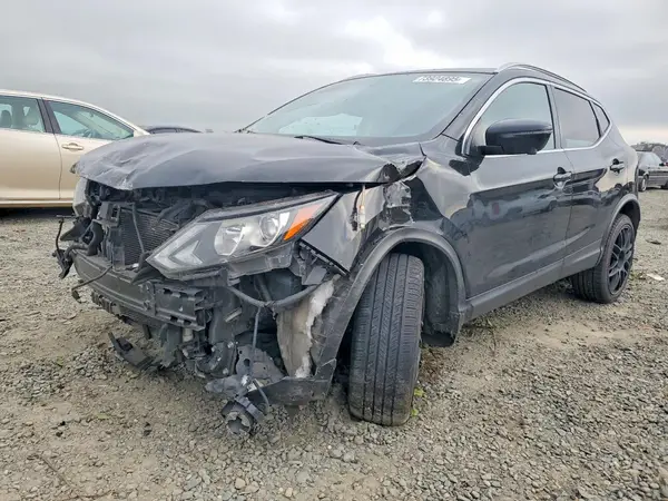 JN1BJ1CP4JW196580 2018 NISSAN ROGUE - Image 1